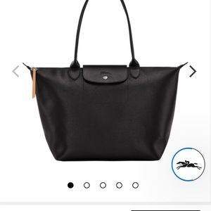Like New Longchamp le pliage City tote in black. Large carryall tote.